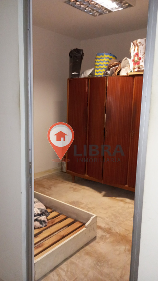 Local Comercial ID.6606 - Amplio Local En Ciudad Vieja Se Escuchan ofertas 