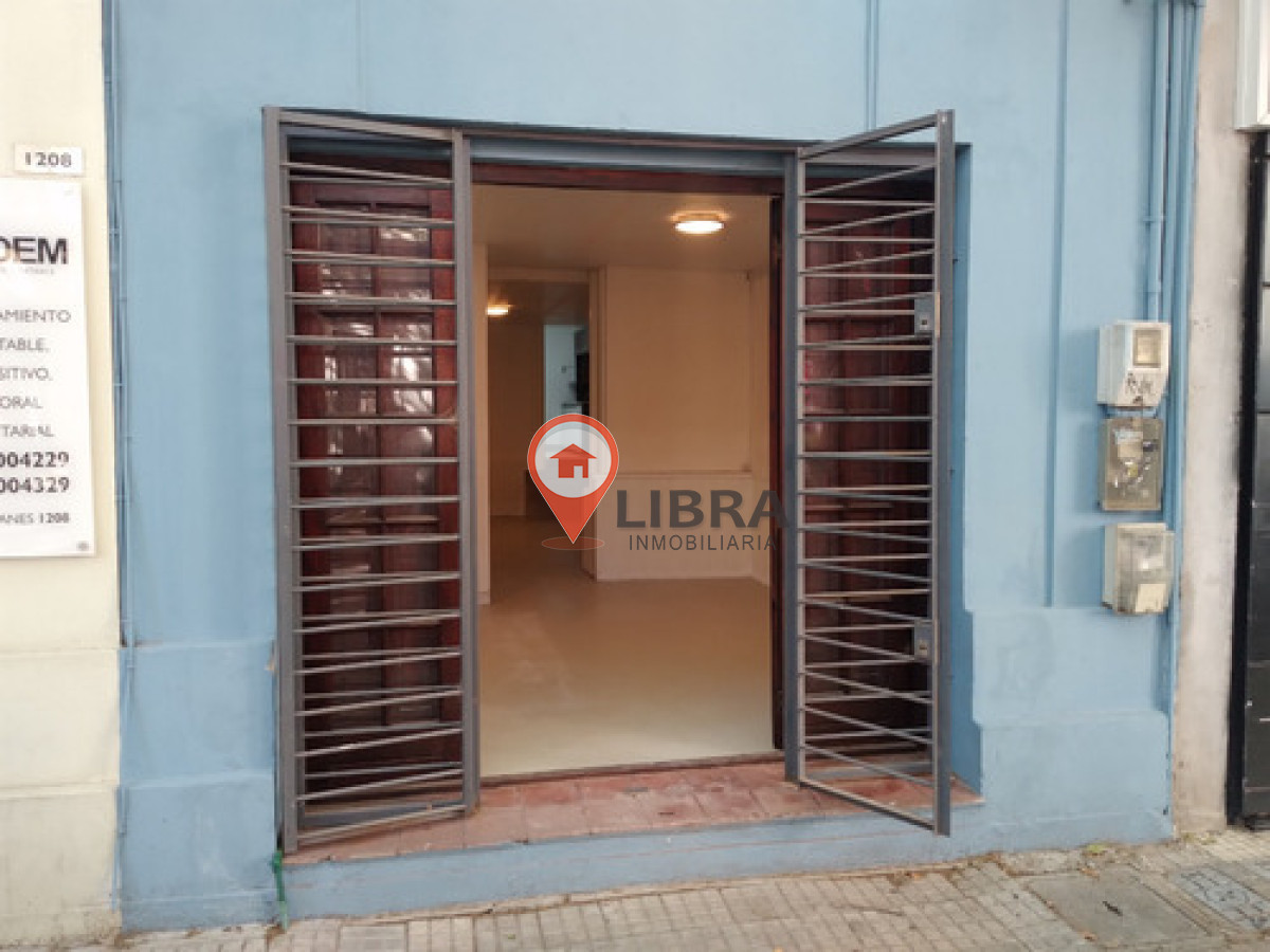 Local Comercial ID.9863 - Alquiler Local A La Calle En Cordón