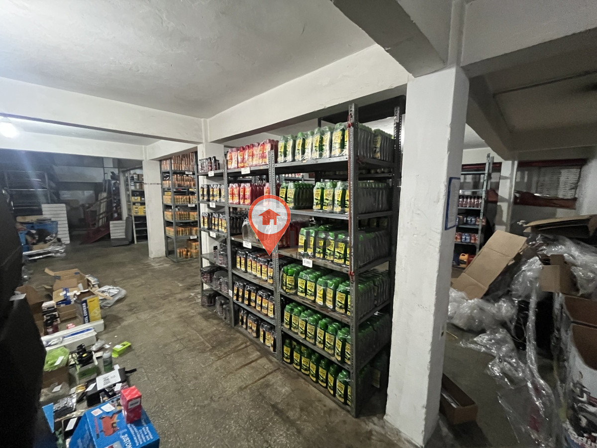 Local Comercial ID.4909 - Alquiler Gran Local Comercial 3 Pisos Centro Con Depósito
