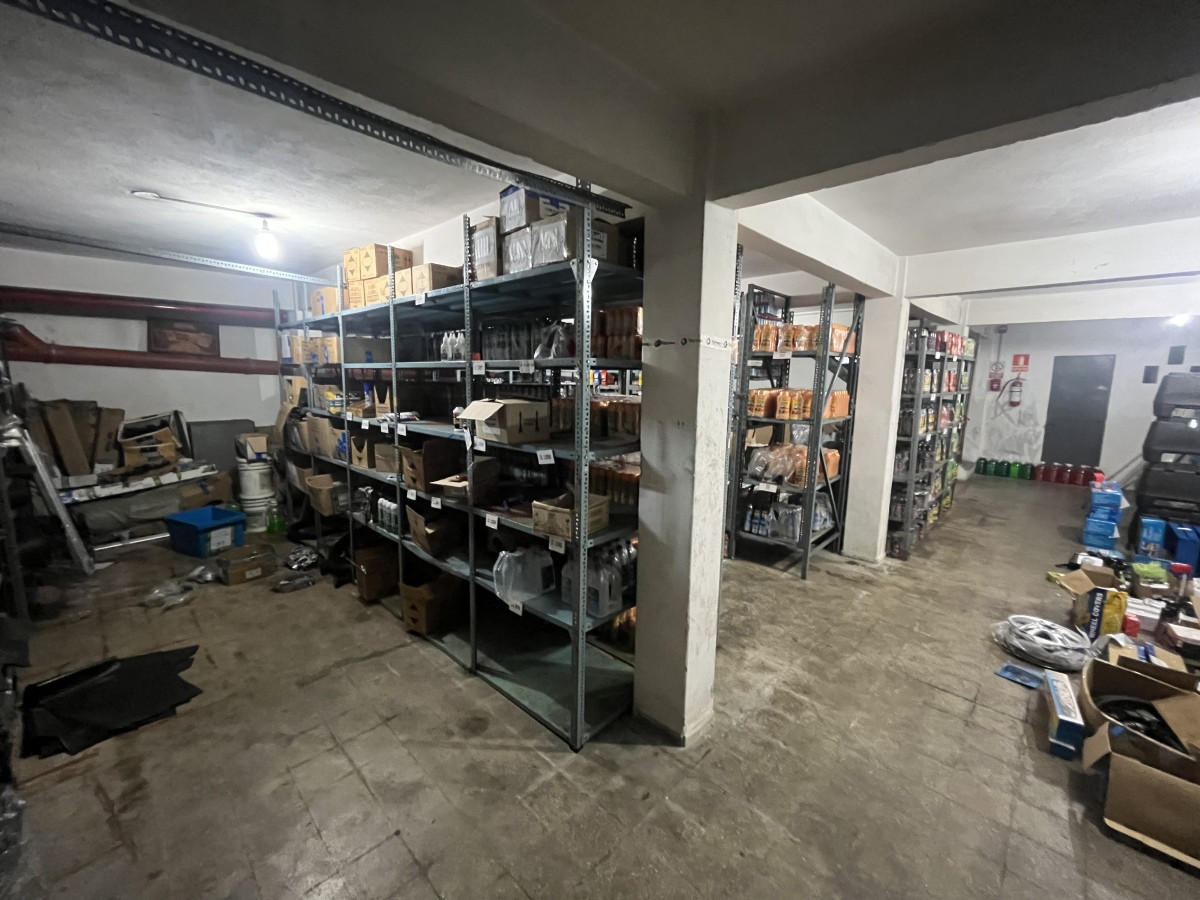 Local Comercial ID.4894 - Alquiler Gran Local Comercial 3 Pisos Pleno Centro Depósito