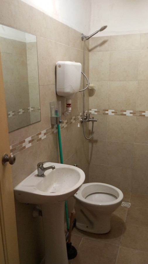 Local Comercial ID.6606 - Amplio Local En Ciudad Vieja Se Escuchan ofertas 