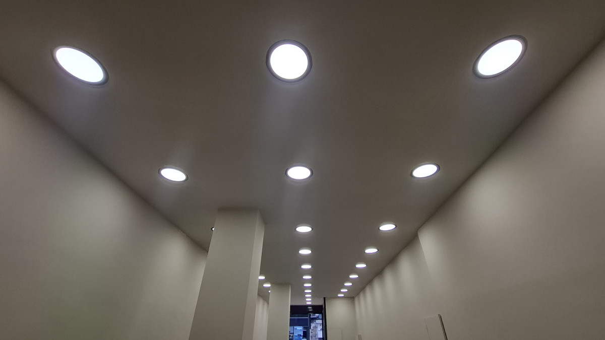 Local Comercial ID.13030 - Alquiler De Local Comercial Al Frente Excelente Ubicación Sin Gastos Comunes En Centro