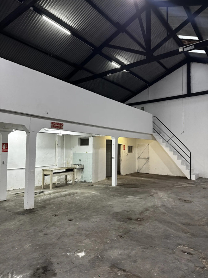 Local Comercial ID.12277 - Alquiler Local Comercial 300m2 Con 1 Oficina 1 Baño Centro