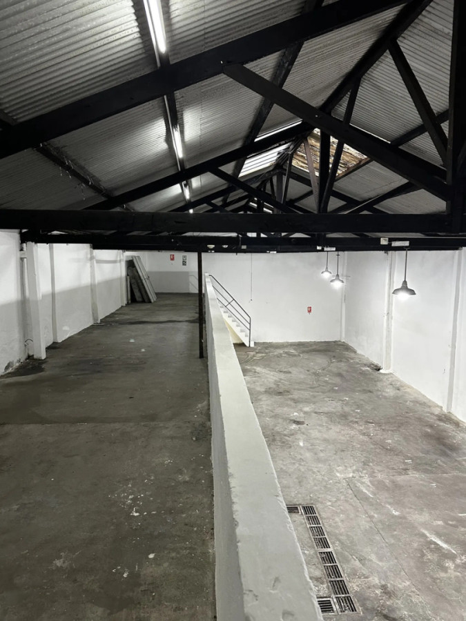 Local Comercial ID.12277 - Alquiler Local Comercial 300m2 Con 1 Oficina 1 Baño Centro