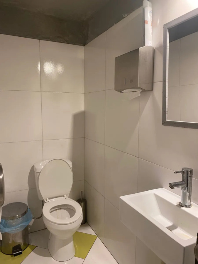 Local Comercial ID.11464 - Alquiler De Local Comercial, 2 Baños, Azotea, Excelente, En Parque Rodó