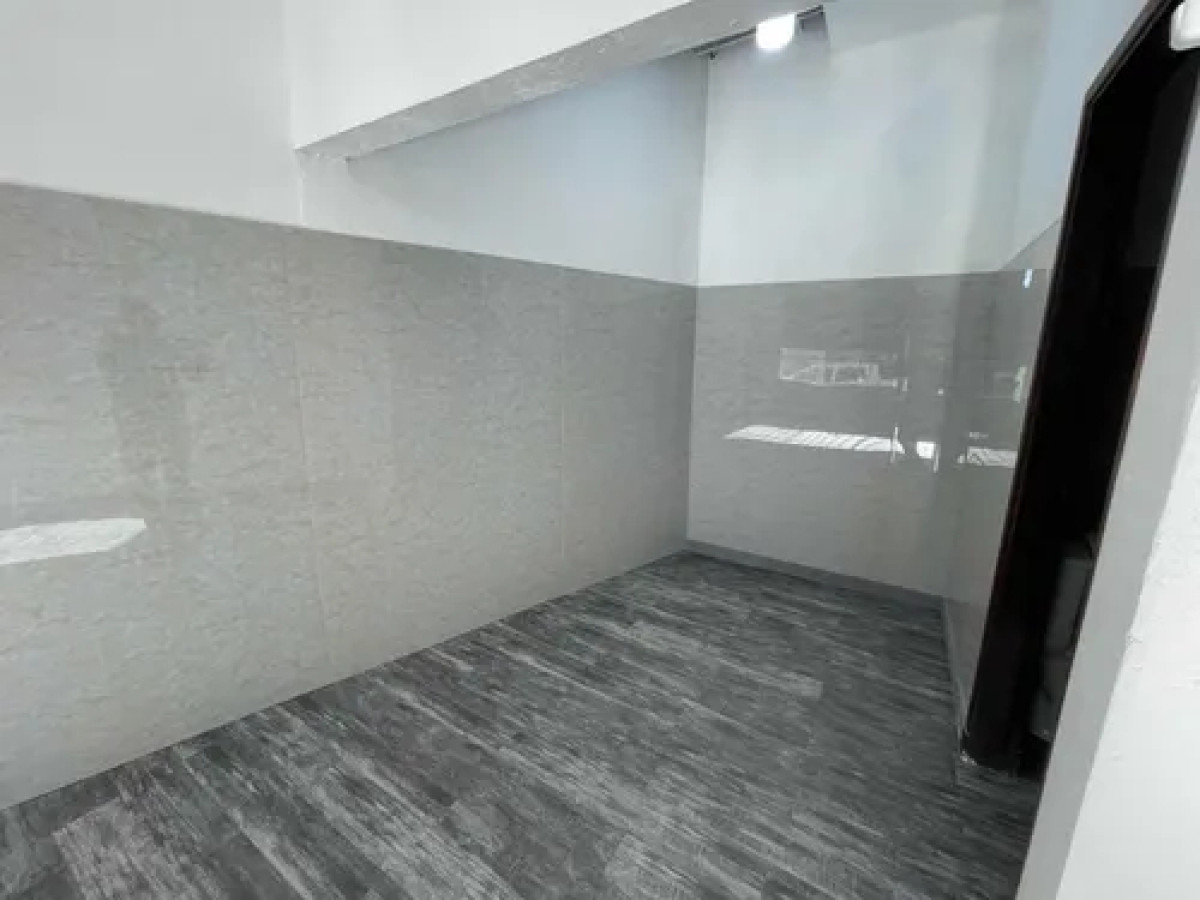 Local Comercial ID.11640 - Alquiler De Local Comercial Con 1 Baño Impecable En Centro