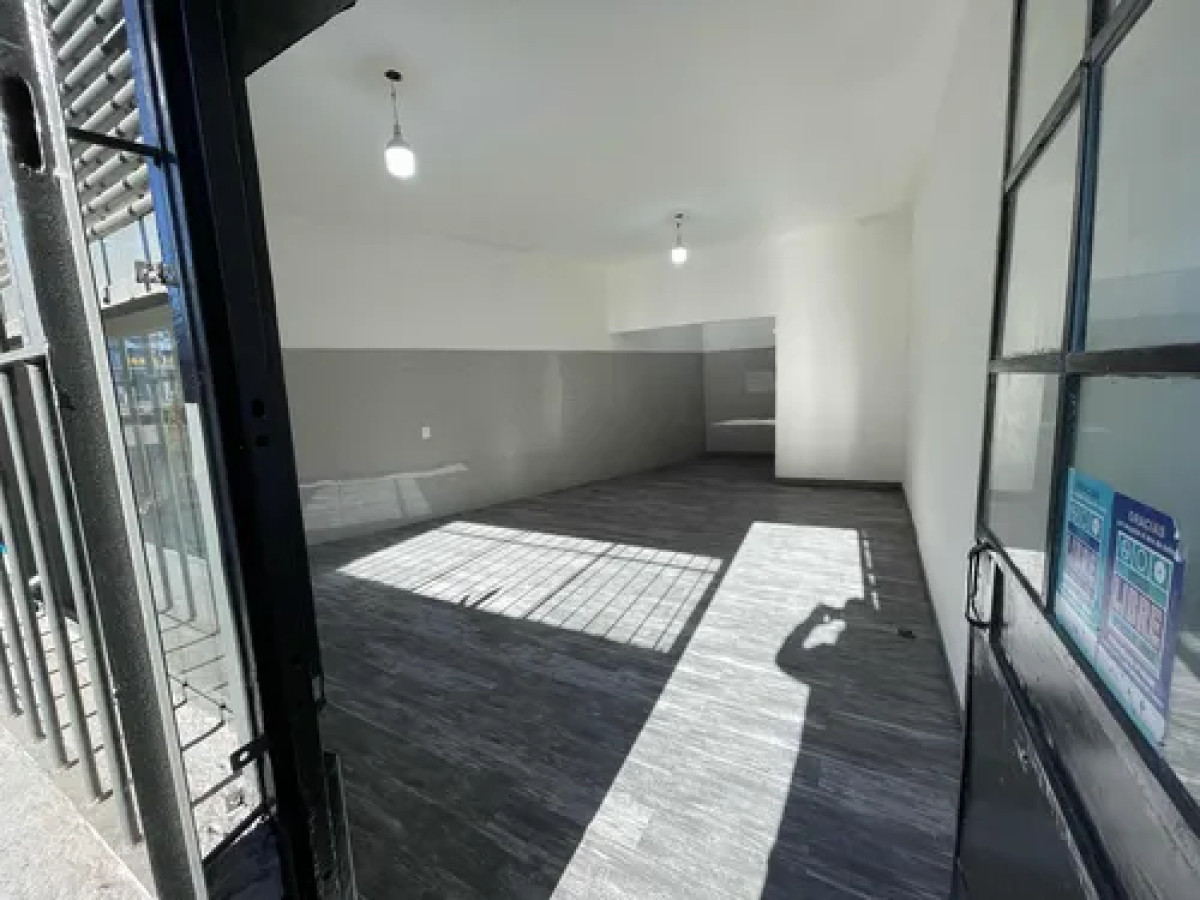 Local Comercial ID.11640 - Alquiler De Local Comercial Con 1 Baño Impecable En Centro