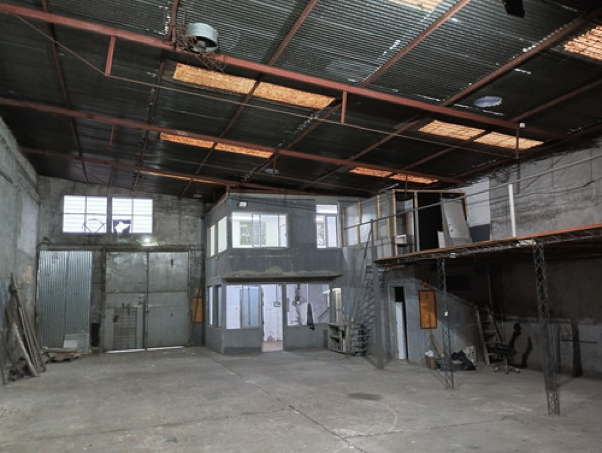 Local Comercial ID.11695 - Alquiler O Venta De Local Comercial O Deposito En Paso Molino 