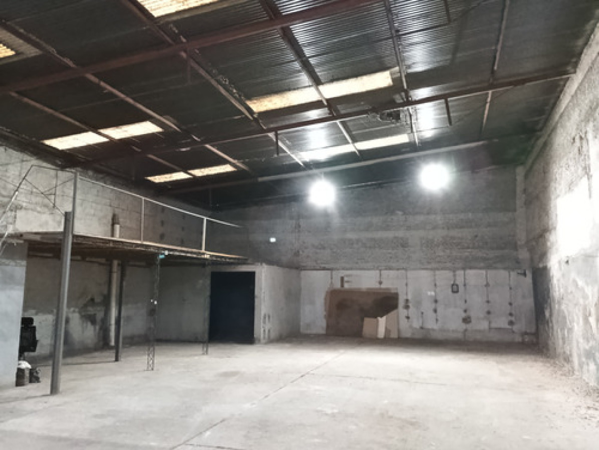 Local Comercial ID.11695 - Alquiler O Venta De Local Comercial O Deposito En Paso Molino 