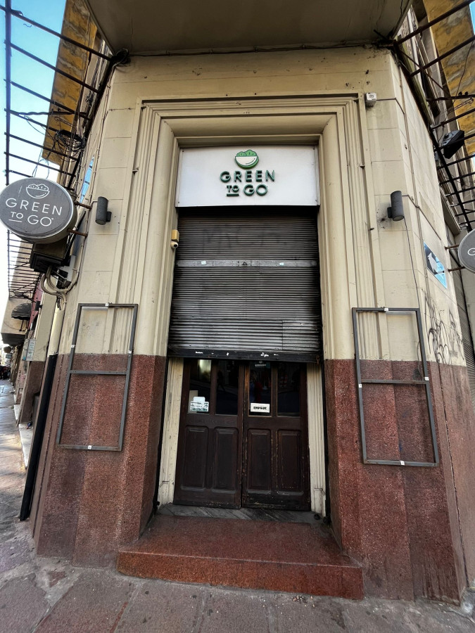 Local Comercial ID.12198 - Alquiler De Local Comercial 140m2 Sin Gastos En Ciudad Vieja