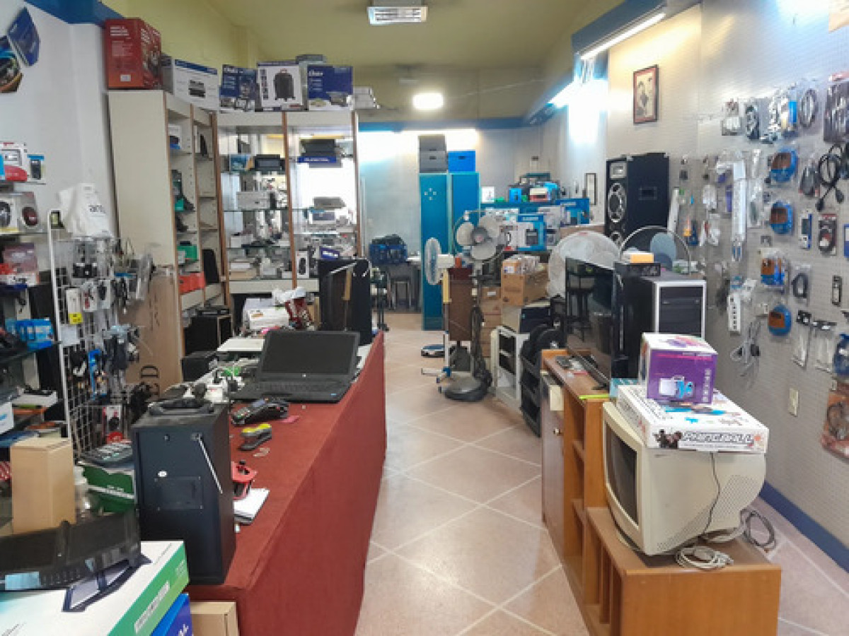 Local Comercial ID.12260 - Alquiler Local Comercial 120m2 Excelente Zona Ciudad Vieja