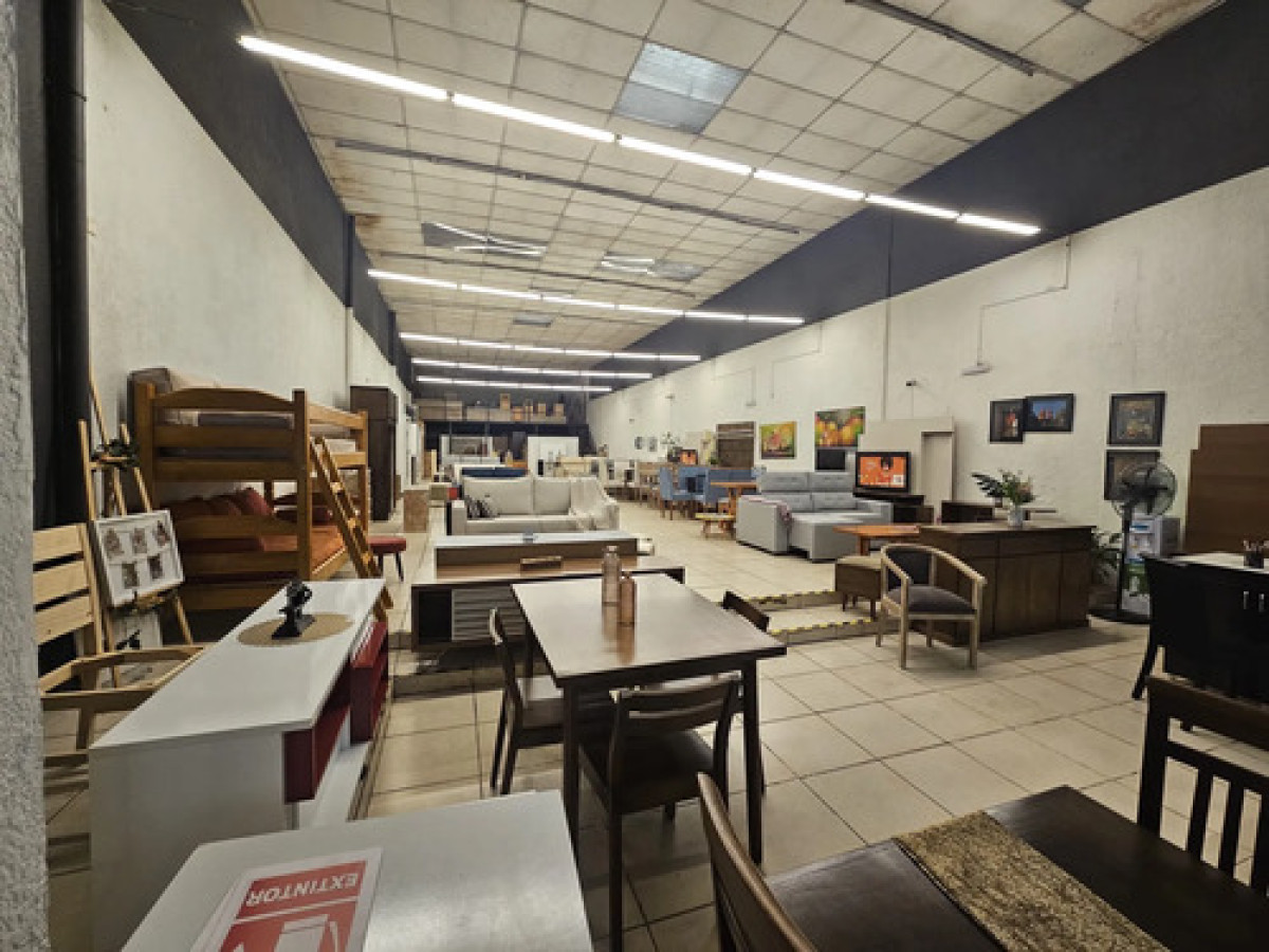 Local Comercial ID.12326 - Alquiler Local Comercial 385m2 Avenida General Flores Goes