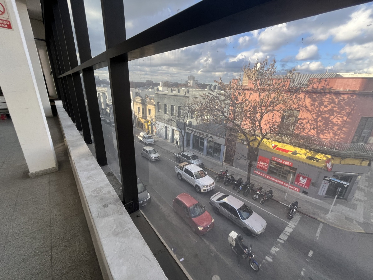 Local Comercial ID.4894 - Alquiler Gran Local Comercial 3 Pisos Pleno Centro Depósito