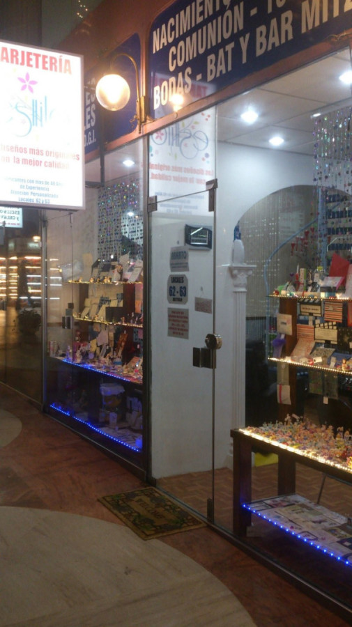 Local Comercial ID.13426 - Alquiler Local Comercial Sobre Avenida En Centro
