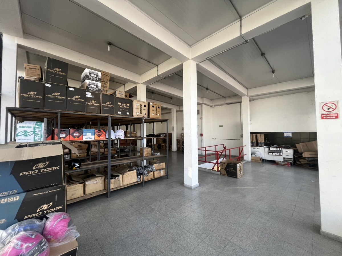 Local Comercial ID.4894 - Alquiler Gran Local Comercial 3 Pisos Pleno Centro Depósito