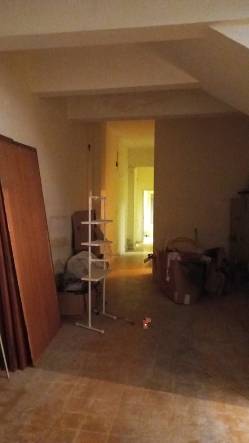 Local Comercial ID.6606 - Amplio Local En Ciudad Vieja Se Escuchan ofertas 