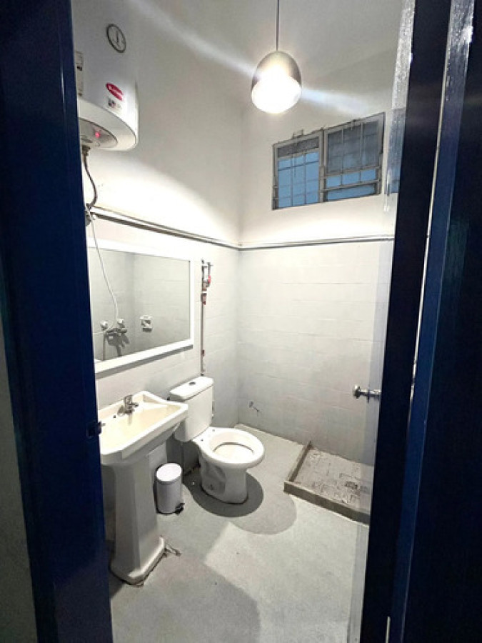 Local Comercial ID.11857 - Amplio Local Cerca Del Mercado Del Puerto de 57 m2 Ciudad Vieja