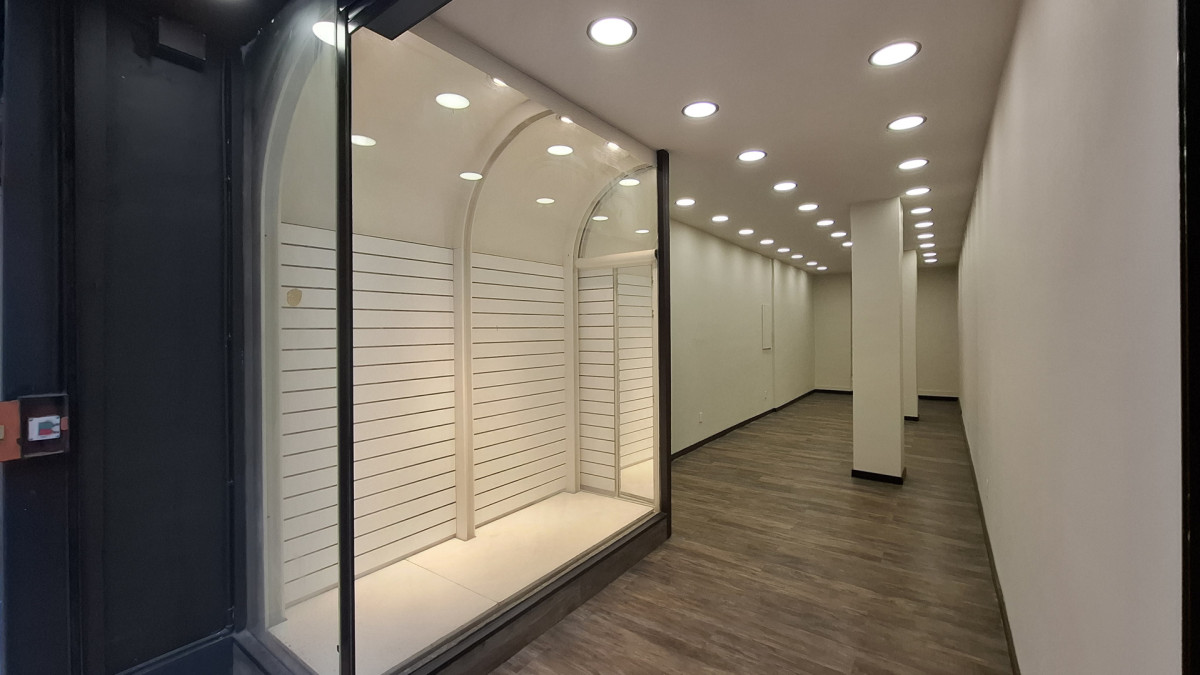 Local Comercial ID.13030 - Alquiler De Local Comercial Al Frente Excelente Ubicación Sin Gastos Comunes En Centro