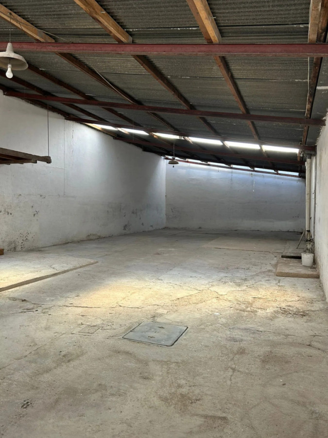 Local Comercial ID.12602 - Alquiler De Local Comercial 290m2 Sin Gastos Comunes En Goes