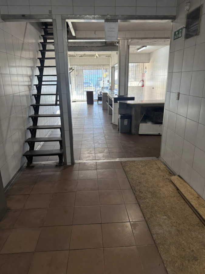 Local Comercial ID.13018 - Alquiler De Local Comercial 98m2 Sin Gastos Comunes En Larrañaga 