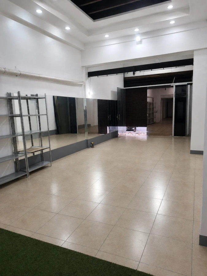 Local Comercial ID.12986 - Alquiler Local Comercial 150m2 Ideal Para Diversos Rubros Excelente Zona Comercial En Aguada