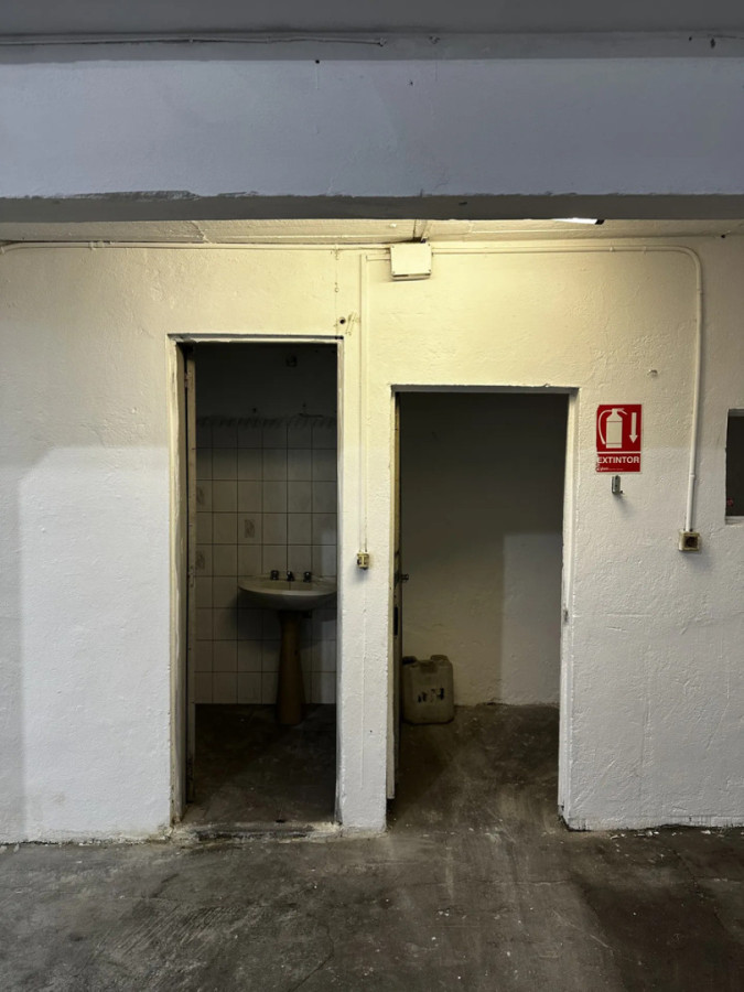 Local Comercial ID.12277 - Alquiler Local Comercial 300m2 Con 1 Oficina 1 Baño Centro