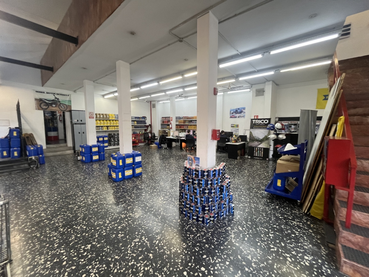 Local Comercial ID.4894 - Alquiler Gran Local Comercial 3 Pisos Pleno Centro Depósito