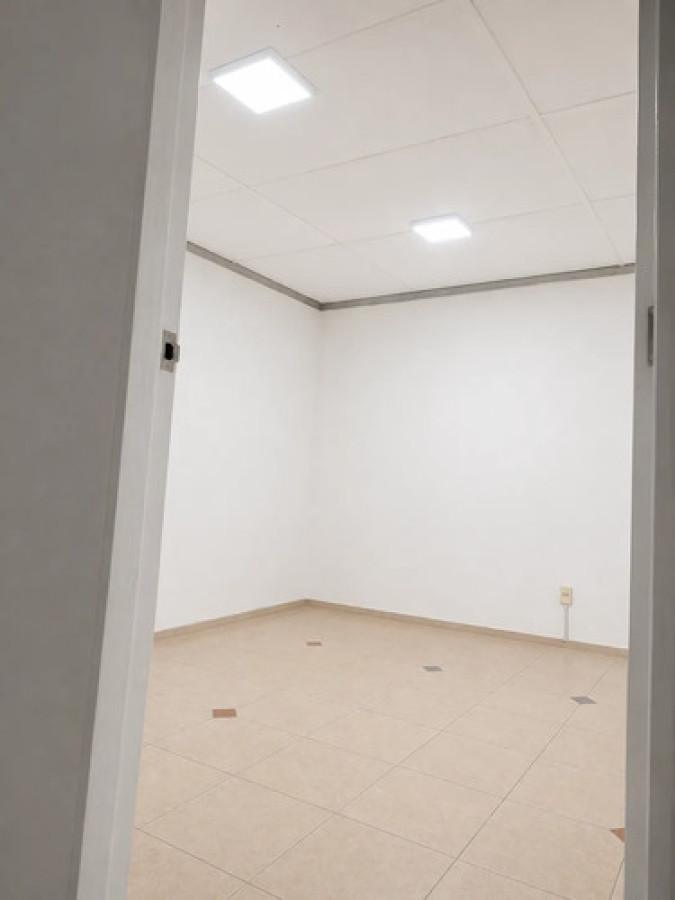 Local Comercial ID.12981 - Alquiler Excelente Local Comercial De 150mts En La Aguada