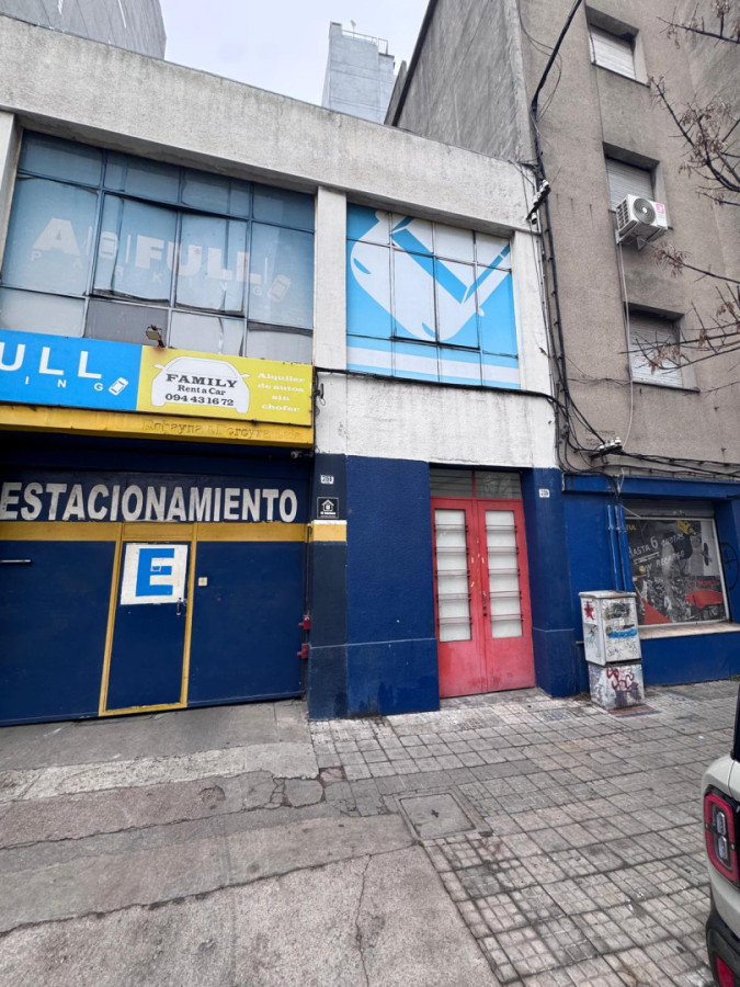 Local Comercial ID.12925 - Alquiler De Local Comercial Excelente Ubicación Sin Gastos Comunes En Tres Cruces