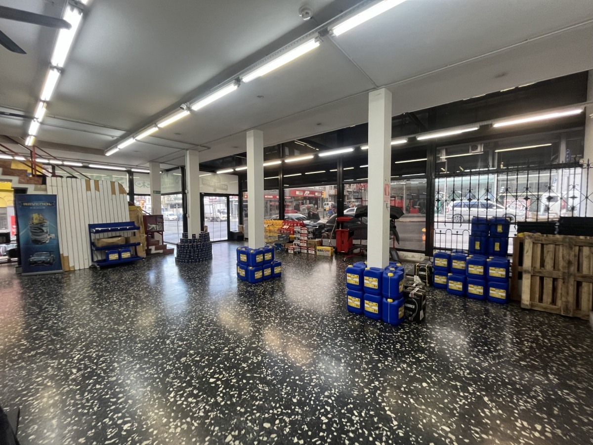 Local Comercial ID.4894 - Alquiler Gran Local Comercial 3 Pisos Pleno Centro Depósito