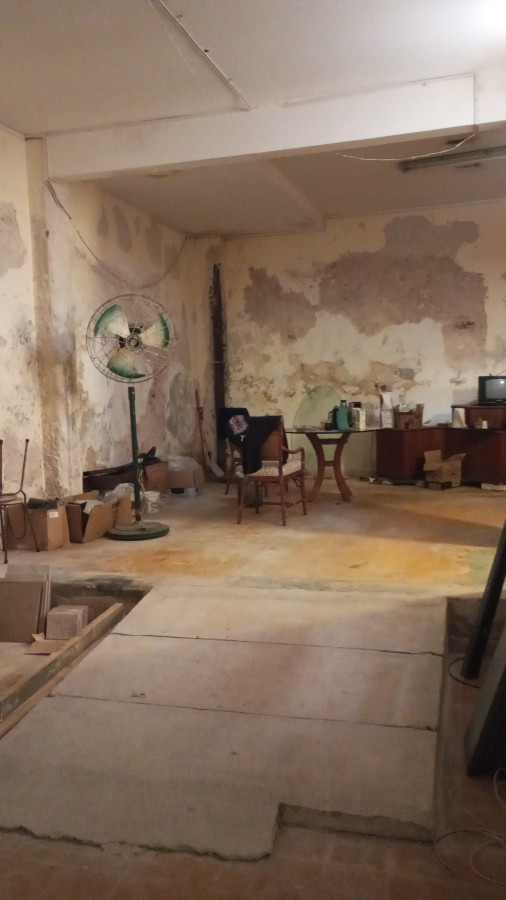 Local Comercial ID.6627 - Alquiler De Local 220m2 Al Frente 2 Baños En Ciudad Vieja