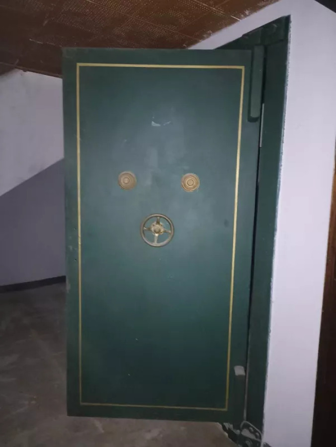 Local Comercial ID.7166 - Hermoso Local Comercial En Ciudad Vieja Muy Amplio