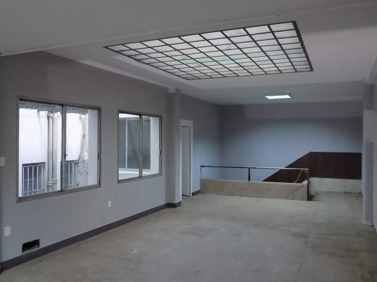 Local Comercial ID.7166 - Hermoso Local Comercial En Ciudad Vieja Muy Amplio