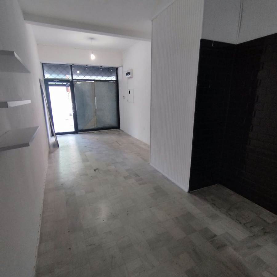 Local Comercial ID.13157 - Alquiler De Local Comercial Sin Gastos Comunes En Centro