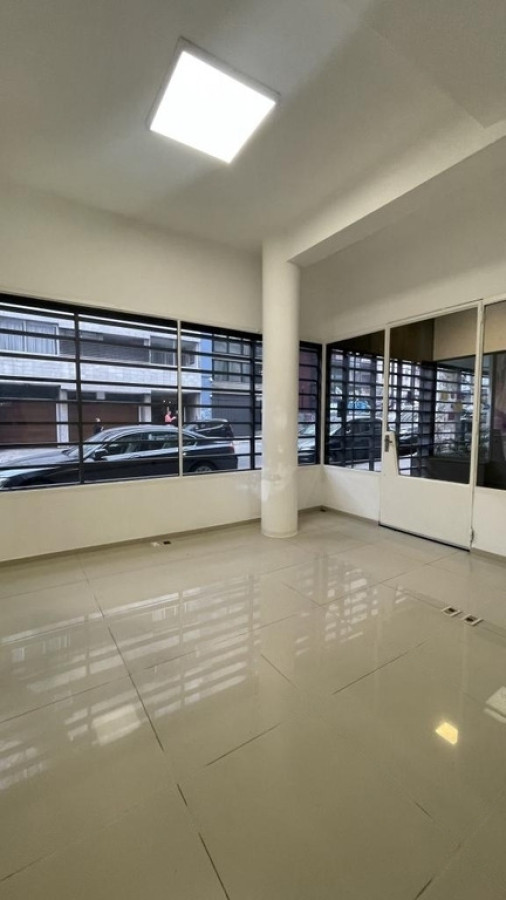 Local Comercial ID.7633 - Local Comercial Amplio Ideal Para Emprendedores En Centro 