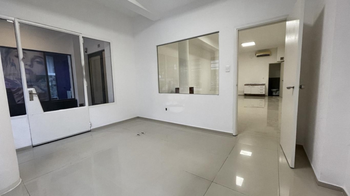 Local Comercial ID.7633 - Local Comercial Amplio Ideal Para Emprendedores En Centro 