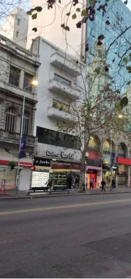 Local Comercial ID.6550 - Alquiler De Local En Avenida 18 De Julio 386 Metros Cuadrados