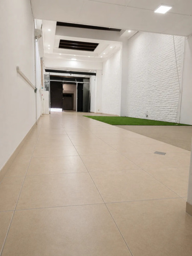 Local Comercial ID.12981 - Alquiler Excelente Local Comercial De 150mts En La Aguada