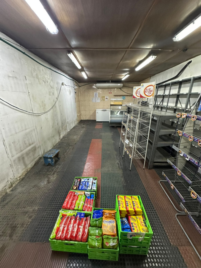 Local Comercial ID.12740 - Alquiler Local Comercial Depósito O Galpón 250m2 Con Oficina Y Baño En Aires Puros