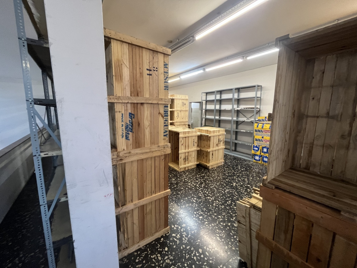 Local Comercial ID.4894 - Alquiler Gran Local Comercial 3 Pisos Pleno Centro Depósito