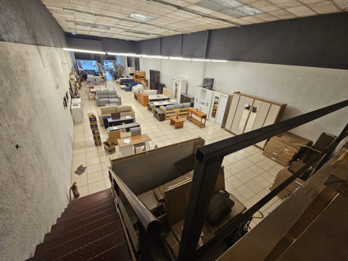 Local Comercial ID.12310 - Alquiler Local Comercial 385m2 Sobre Avenida En Goes