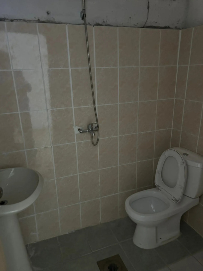 Local Comercial ID.12602 - Alquiler De Local Comercial 290m2 Sin Gastos Comunes En Goes