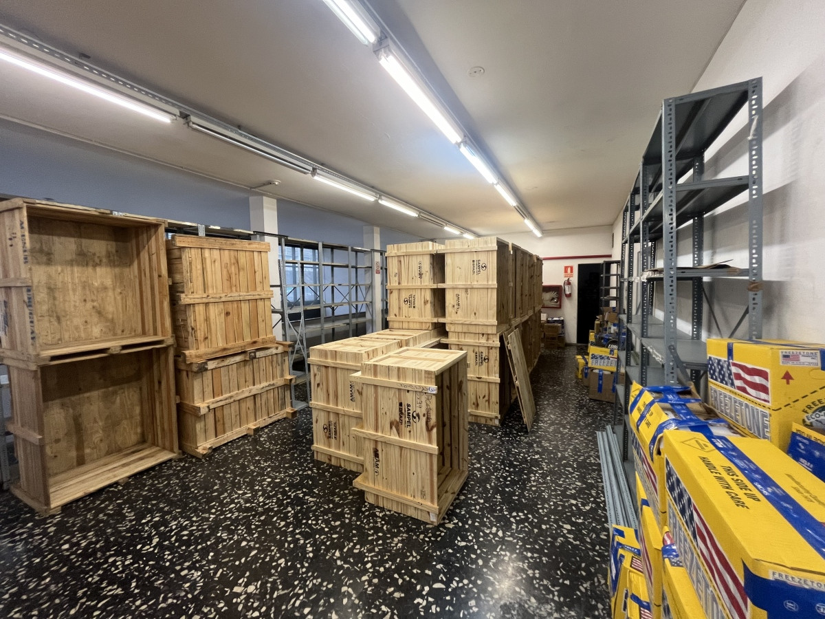 Local Comercial ID.4894 - Alquiler Gran Local Comercial 3 Pisos Pleno Centro Depósito