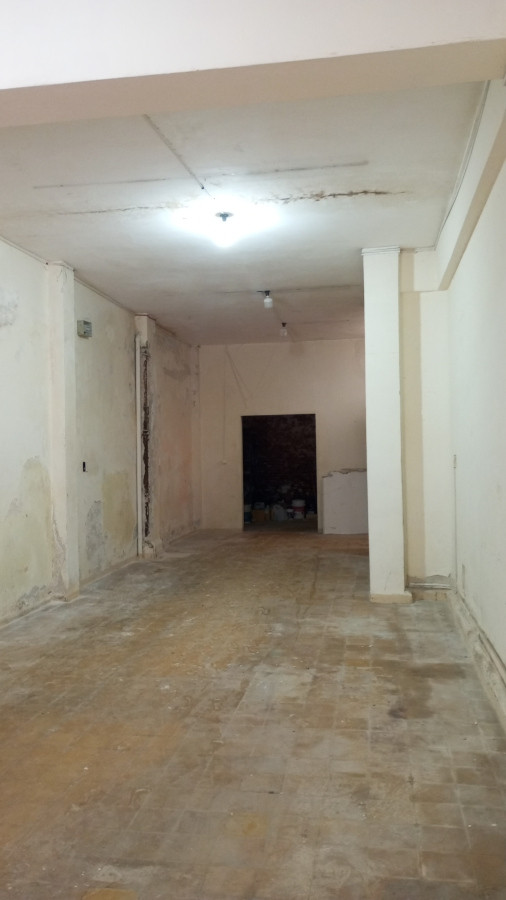 Local Comercial ID.6606 - Amplio Local En Ciudad Vieja Se Escuchan ofertas 