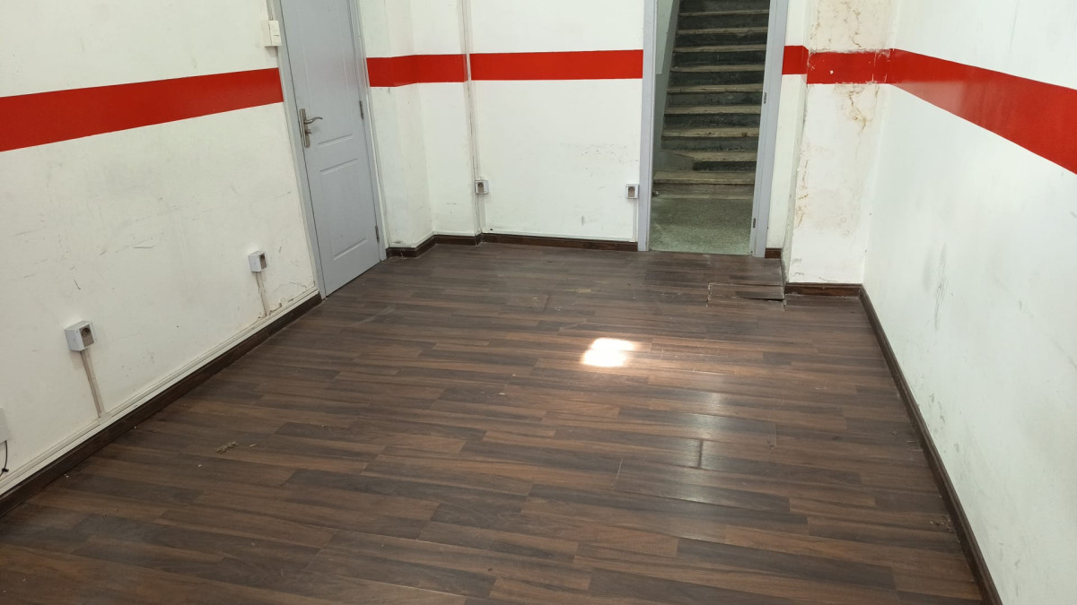 Local Comercial ID.12925 - Alquiler De Local Comercial Excelente Ubicación Sin Gastos Comunes En Tres Cruces