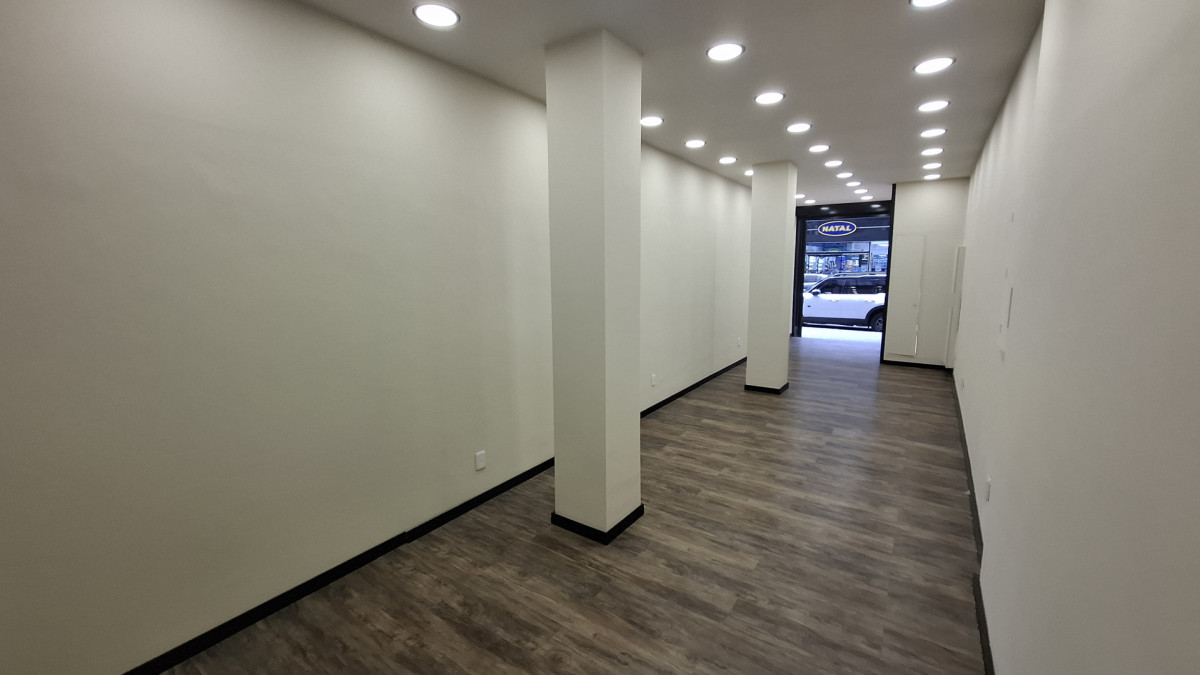 Local Comercial ID.13030 - Alquiler De Local Comercial Al Frente Excelente Ubicación Sin Gastos Comunes En Centro