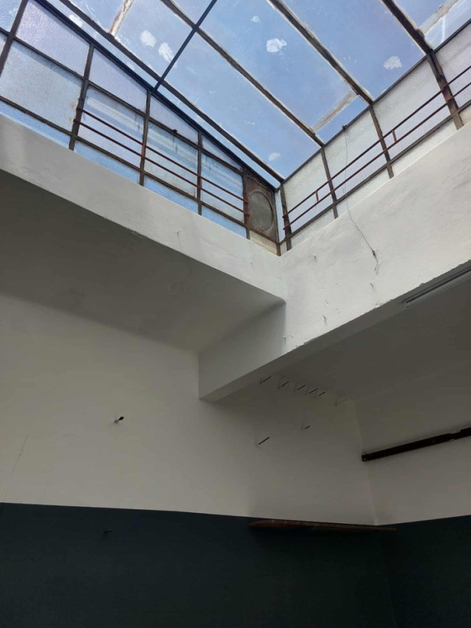 Local Comercial ID.11339 - Alquiler De Local Comercial,Con Baño, Impecable En Brazo Oriental
