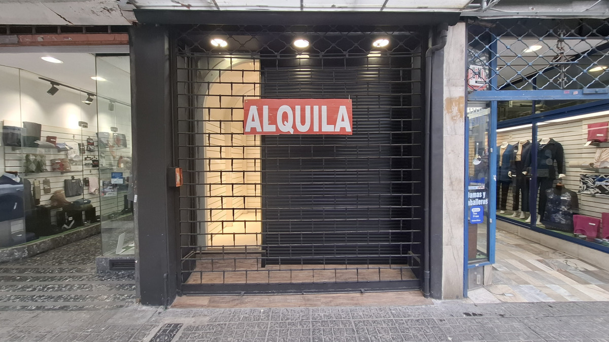 Local Comercial ID.13030 - Alquiler De Local Comercial Al Frente Excelente Ubicación Sin Gastos Comunes En Centro