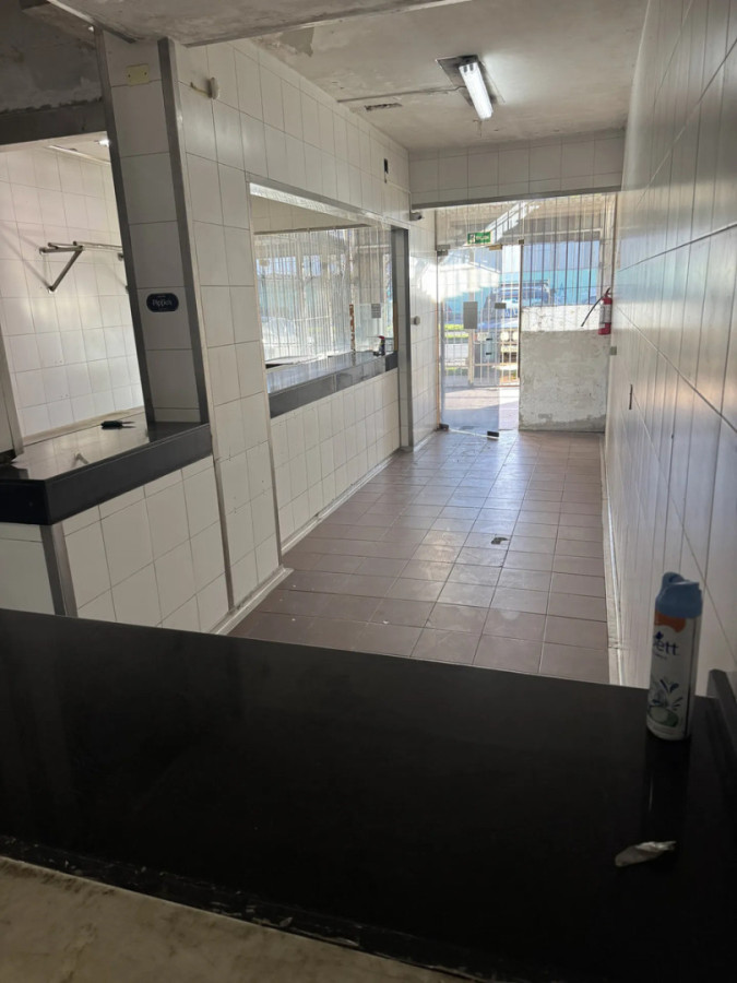 Local Comercial ID.13018 - Alquiler De Local Comercial 98m2 Sin Gastos Comunes En Larrañaga 
