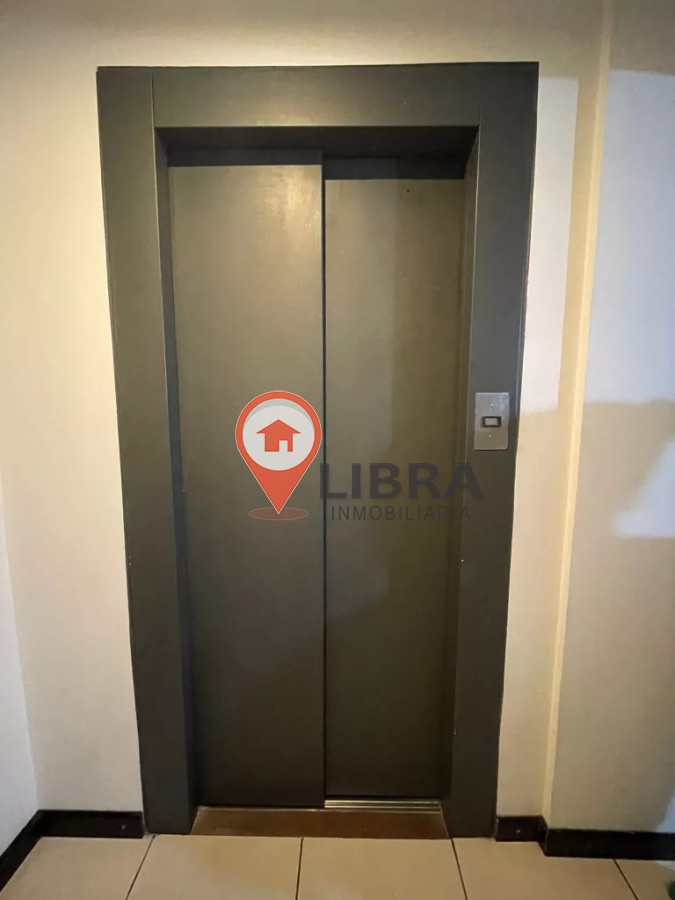 Apartamento ID.8136 - Alquiler Apartamento De 1 Dormitorio Con Cochera En Centro